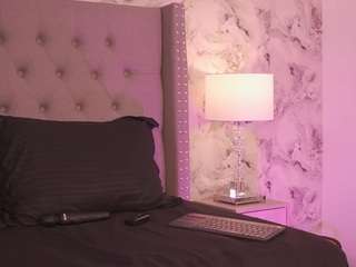 charlotte-harris — Camsoda recorded stream image, 23.07.2025 03:10