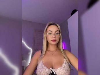 Mila-m — Bongacams recorded stream image, 28.07.2025 19:20