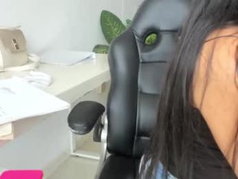 emillybrowm — Chaturbate recorded stream image, 01.08.2025 14:10