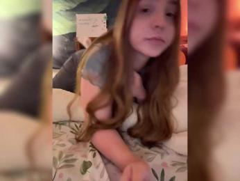 LittleDelora — Bongacams recorded stream screenshot (03 Aug 2025)