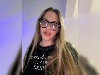 Cris_Mi — Bongacams recorded stream image, 06.08.2025 21:20