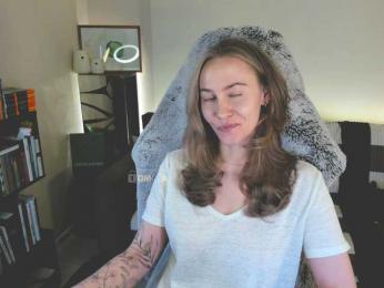 Adamova_Eva — Bongacams recorded stream screenshot (13 Feb 2025)