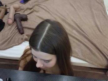 dolly-ll — Bongacams recorded stream image, 10.08.2025 13:20