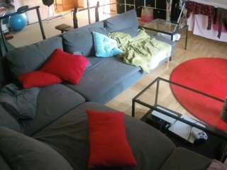voyeurcam-julmodels-living-3 — Camsoda recorded stream image, 07.08.2025 18:00