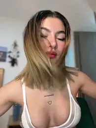 Your_Honeey — Stripchat recorded stream image, 15.08.2025 04:50