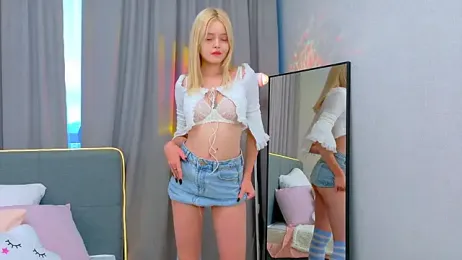 StarrShinee — Stripchat recorded stream image, 18.08.2025 02:50