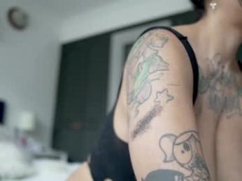 tattoo_ninja_kitty — Chaturbate recorded stream image, 18.08.2025 12:40