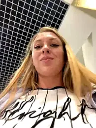 Sweet___Emily — Stripchat recorded stream image, 18.08.2025 13:10