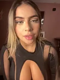 MiaWhitePink_ — Stripchat recorded stream image, 14.02.2025 05:20
