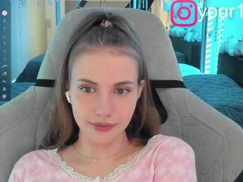 VikkiExtraCheese — Bongacams recorded stream image, 18.08.2025 16:40