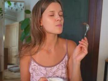 eli_sun — Chaturbate recorded stream image, 19.08.2025 08:30