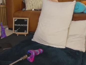 taylor_love_303 — Chaturbate recorded stream image, 19.08.2025 10:00