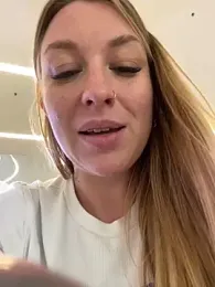 Sweet___Emily — Stripchat recorded stream image, 21.08.2025 13:10