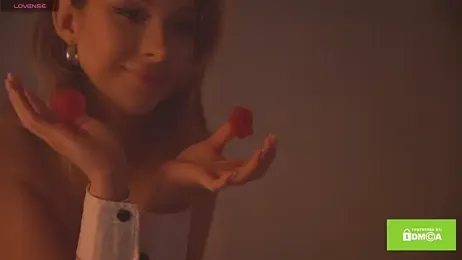 Tella_dream — Stripchat recorded stream image, 22.08.2025 08:40