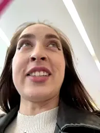 Holly_Play — Stripchat recorded stream image, 22.08.2025 10:10