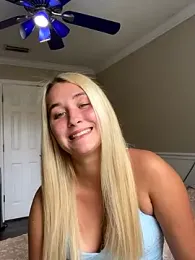 Kaylayoung12 — Stripchat recorded stream screenshot (22 Aug 2025)