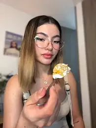 Your_Honeey — Stripchat recorded stream image, 23.08.2025 04:30