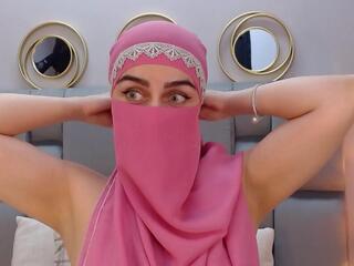 Aliah Manzur — Flirt4free recorded stream screenshot (23 Aug 2025)