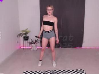 petitebrat — Chaturbate recorded stream image, 23.08.2025 18:20