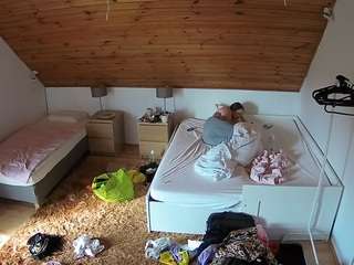 voyeurcam-julmodels-whitebed-2 — Camsoda recorded stream screenshot (16 Aug 2025)