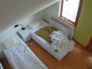 voyeurcam-julmodels-bed-7 — Camsoda recorded stream image, 19.08.2025 05:10