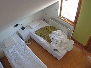 voyeurcam-julmodels-bed-7 — Camsoda recorded stream image, 19.08.2025 05:10