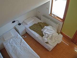 voyeurcam-julmodels-bed-7 — Camsoda recorded stream image, 19.08.2025 05:10