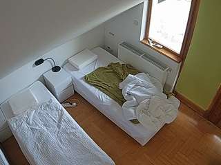 voyeurcam-julmodels-bed-7 — Camsoda recorded stream image, 19.08.2025 05:10