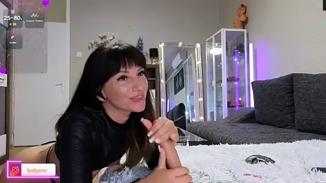 LeaLyenn — Stripchat recorded stream image, 26.08.2025 16:00