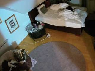 voyeurcam-julmodels-whitebed-4 — Camsoda recorded stream image, 13.02.2025 16:30