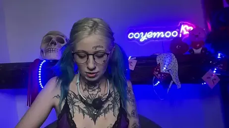 coyemoo — Stripchat recorded stream image, 14.02.2025 17:50