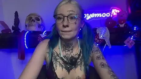 coyemoo — Stripchat recorded stream image, 14.02.2025 17:50