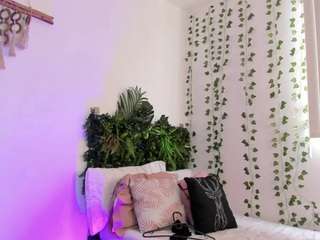 karlyee — Camsoda recorded stream screenshot (29 Aug 2025)