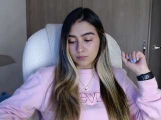 alexyferrer — Camsoda recorded stream image, 14.02.2025 20:20