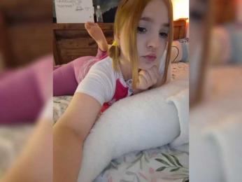 LittleDelora — Bongacams recorded stream screenshot (03 Sep 2025)