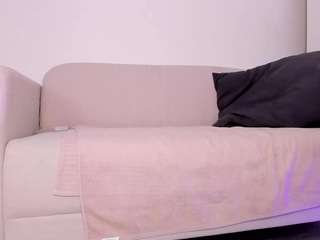 sarasaenz2 — Camsoda recorded stream image, 04.09.2025 08:20