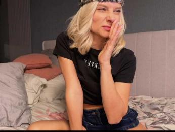 -Molly- — Bongacams recorded stream image, 04.09.2025 13:20