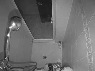 voyeurcam-baileybase-shower — Camsoda recorded stream image, 07.09.2025 13:50
