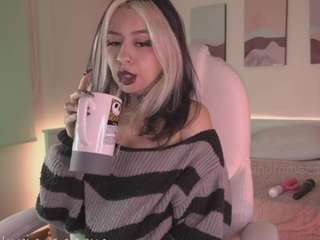 andromeedaa — Camsoda recorded stream image, 08.09.2025 21:50