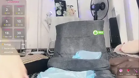 momo-5952 — Stripchat recorded stream image, 10.09.2025 15:00
