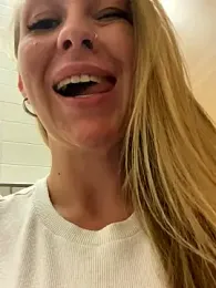 Sweet___Emily — Stripchat recorded stream image, 11.09.2025 11:30