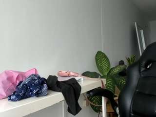 emilybrowm — Camsoda recorded stream image, 12.09.2025 13:50