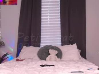 petitebrat — Chaturbate recorded stream image, 12.09.2025 19:10