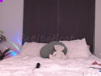 petitebrat — Chaturbate recorded stream image, 12.09.2025 19:10