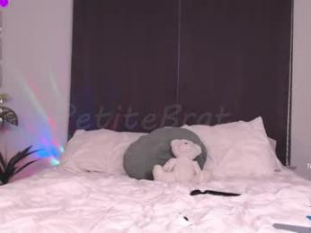 petitebrat — Chaturbate recorded stream image, 12.09.2025 19:10