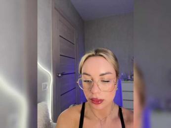 Mila-m — Bongacams recorded stream image, 14.09.2025 19:00