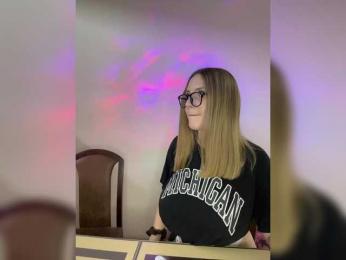Cris_Mi — Bongacams recorded stream image, 16.09.2025 02:50