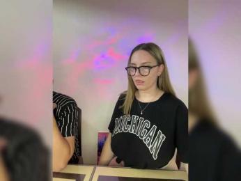 Cris_Mi — Bongacams recorded stream image, 16.09.2025 02:50
