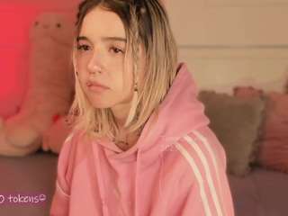 tammara1 — Camsoda recorded stream image, 19.09.2025 13:40