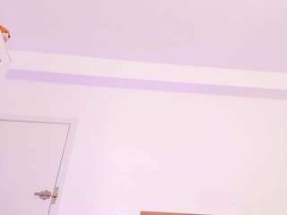 sarasaenz2 — Camsoda recorded stream image, 20.09.2025 08:30